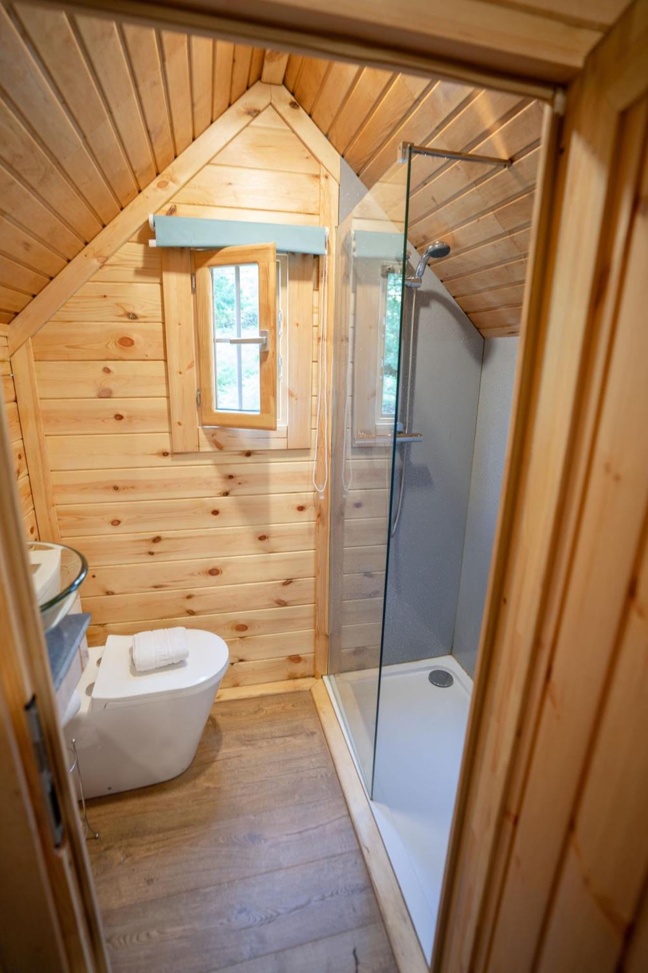 Chestnut Tree House With Hot Tub & Sauna Barmouth Eksteriør billede